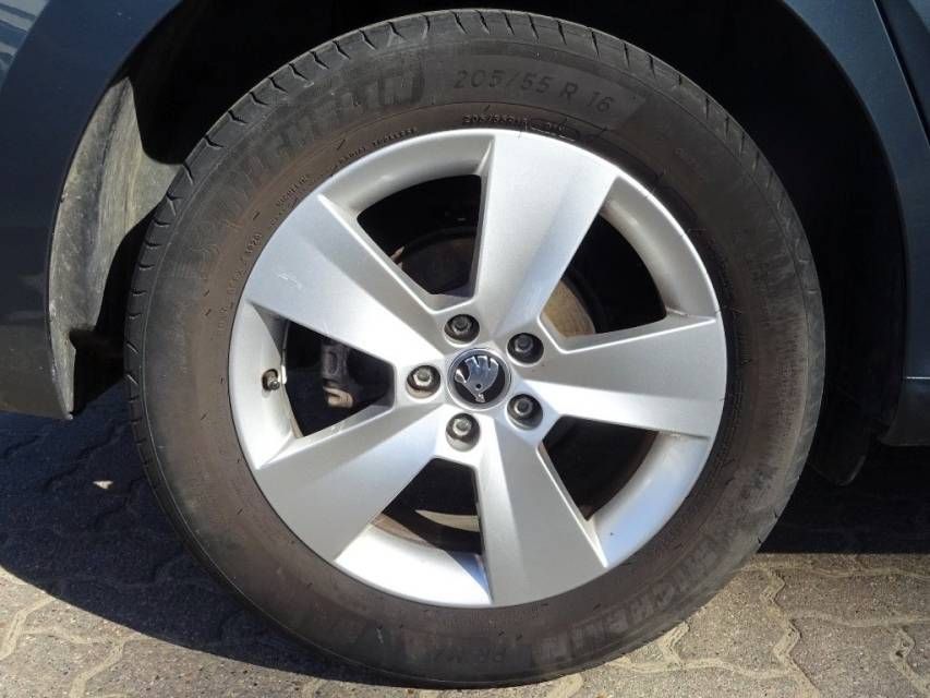Fahrzeugabbildung SKODA Scala  1.0 TSI  Cool Plus
