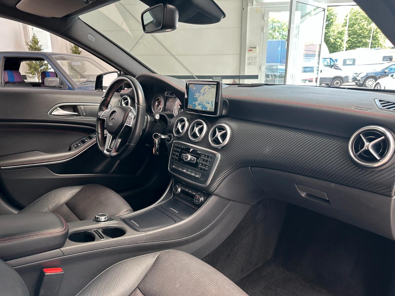 Mercedes-Benz A 250 4MATIC DCT Comand*Bi-Xenon*Leder*