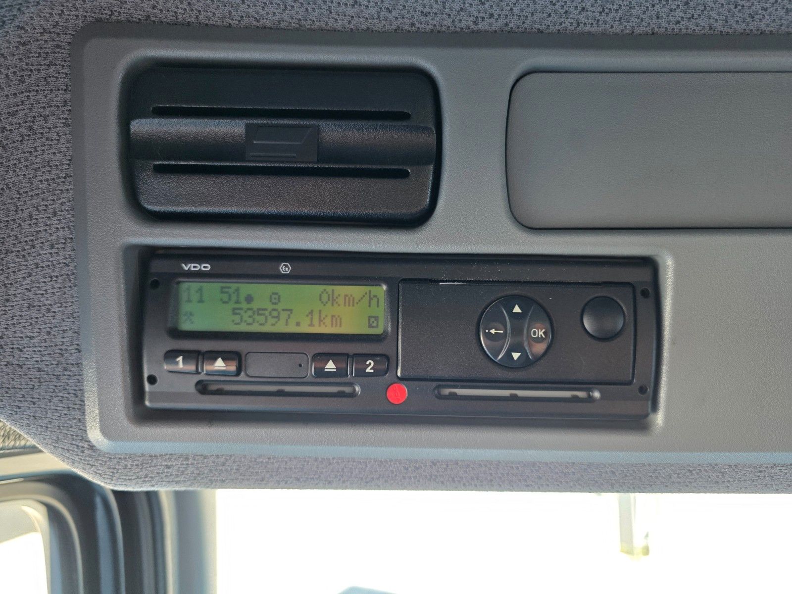 Fahrzeugabbildung Mercedes-Benz Atego 818 L Möbelkoffer+LBW Standklima 2x AHK