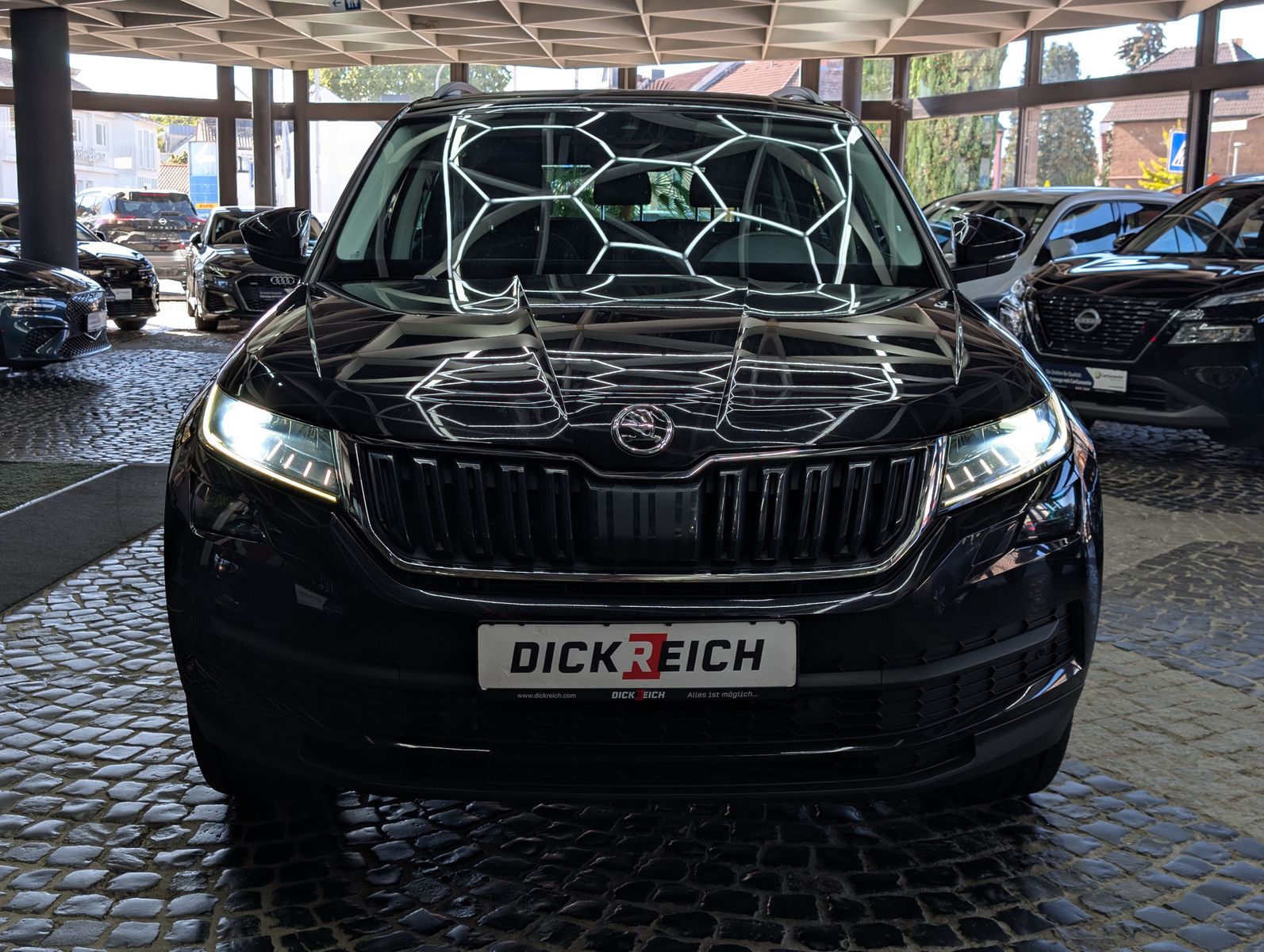 Fahrzeugabbildung SKODA Kodiaq Clever 4x4 PANO*AHK*CANTON*4xSHZ*7-Sitzer