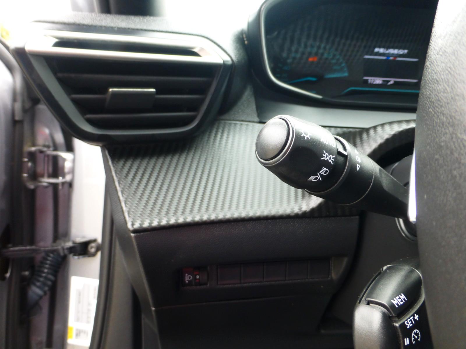 Peugeot 2008 Hybrid 136 Style *PDC, DAB, APPLE CAR PLAY*