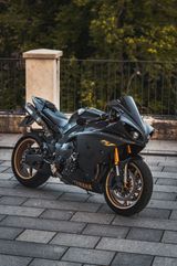 Yamaha R1 rn22 Big Bang Black Gold edition - Offers matching your search criteria