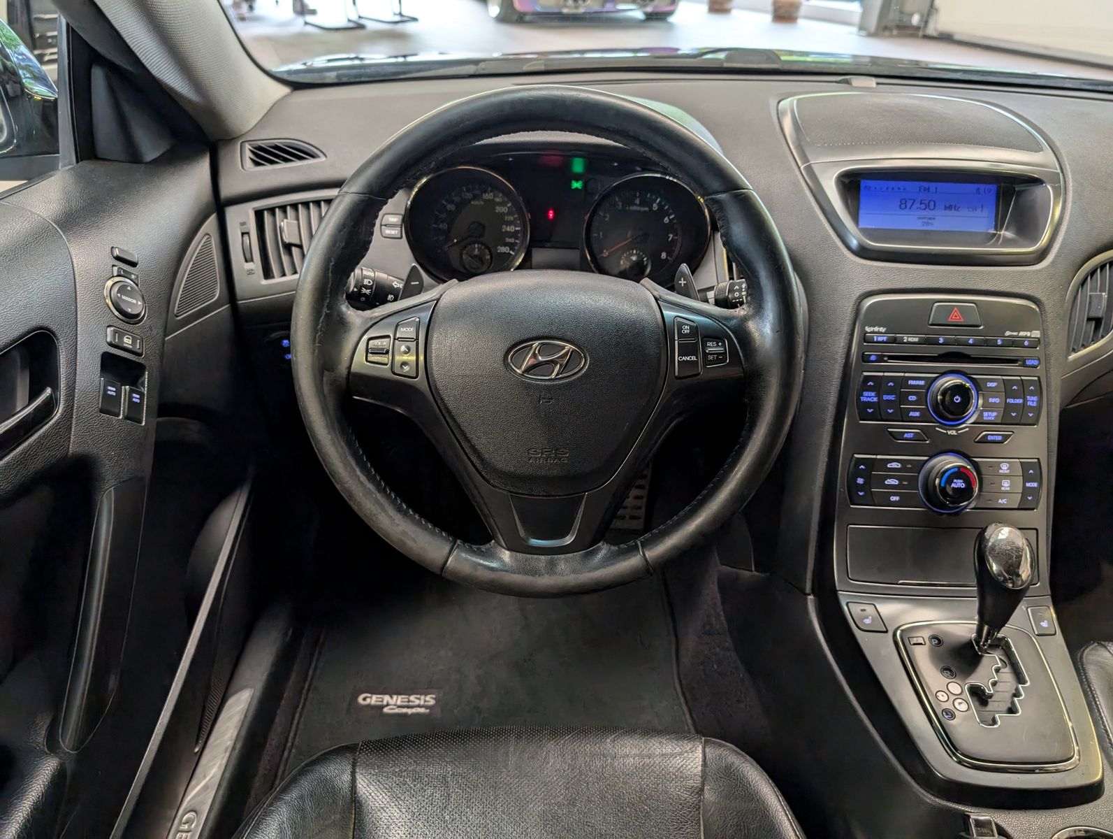 Fahrzeugabbildung Hyundai Genesis Coupe 3.8 V6 Automatik SHz PDC Smart-Key