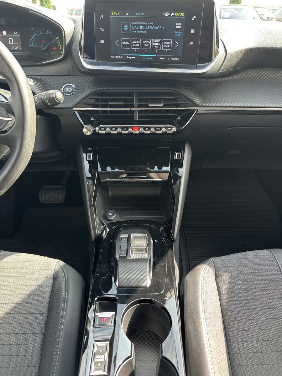 Fahrzeugabbildung Peugeot 208 e Allure 5-Türer NAV+LED+180°-KAMERA+SHZ+1HD