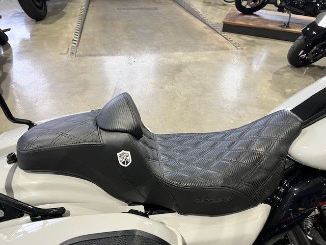 Fahrzeugabbildung Harley-Davidson CVO Milwaukee-Eight 117 mit einigen Umbauten