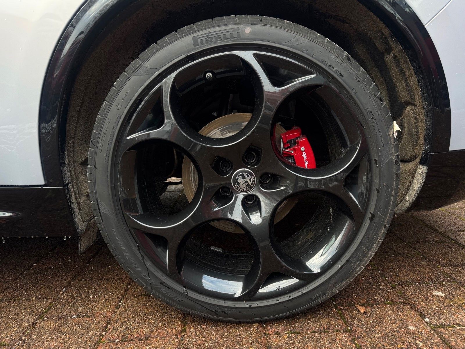 Fahrzeugabbildung Alfa Romeo Stelvio VELOCE 280PS AT8 Panorama Memory Leder