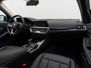 Fahrzeugabbildung BMW 320d Luxury Line Kamera HUD DAB HiFi Komfort LED