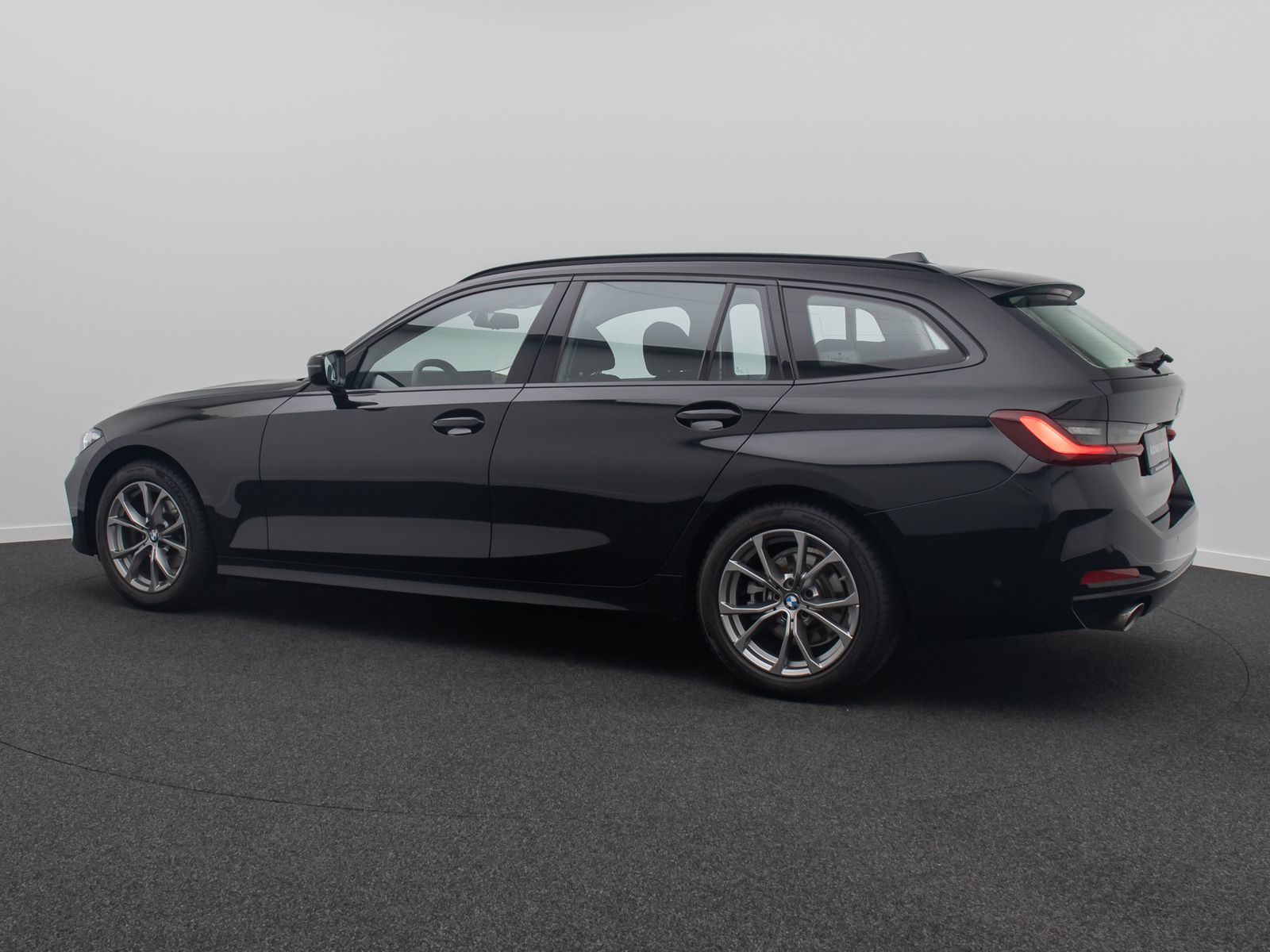 Fahrzeugabbildung BMW 318i Alarm DAB Kamera Sportlenkrad CockpitPlus