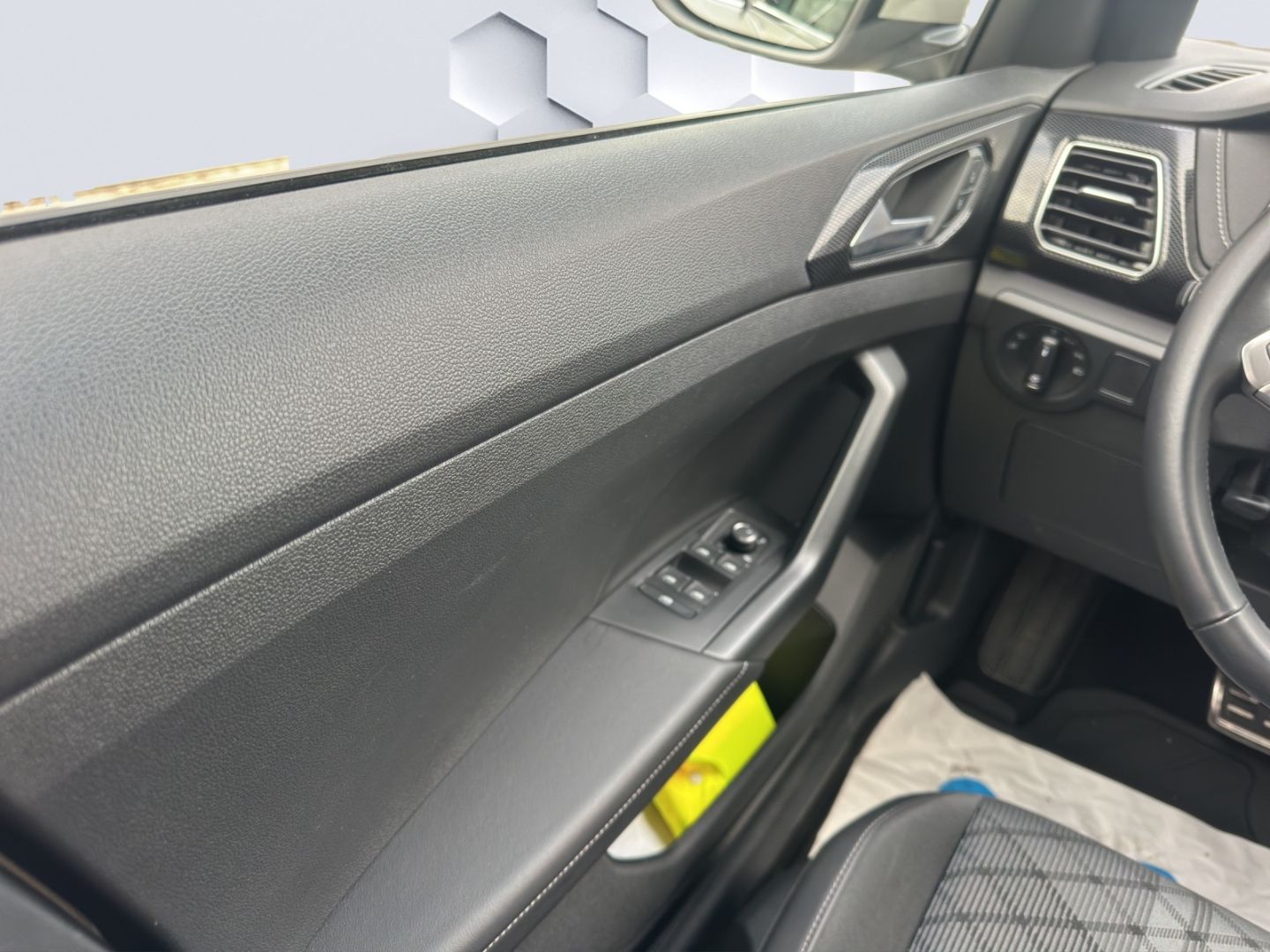 T-Cross R-Line 1.5 l TSI 110 kW DSG AHZV LED GJR