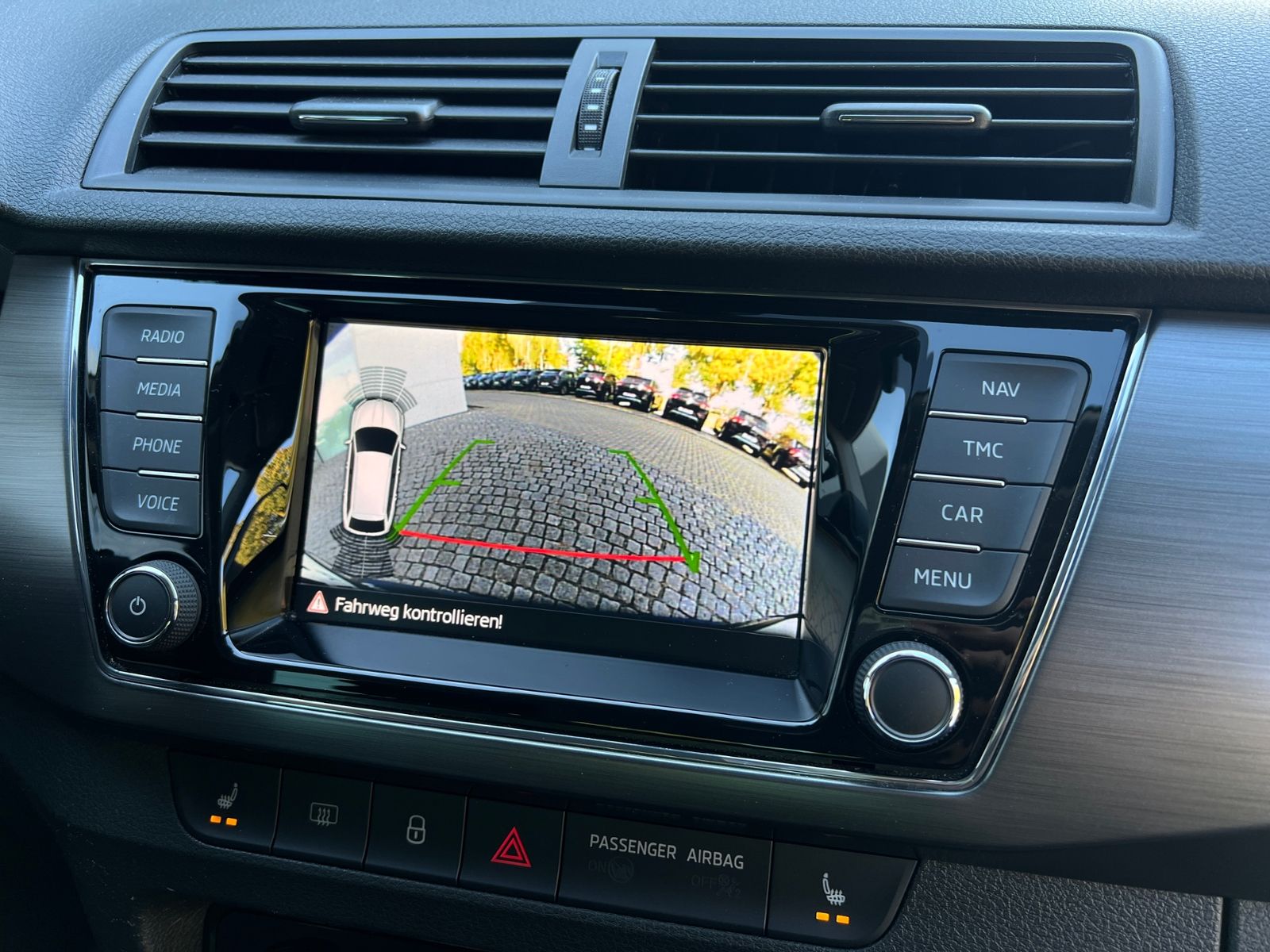 Fahrzeugabbildung SKODA Fabia Combi Soleil 1.0 TSI *AHK, Bi-LED, 16'-LM*