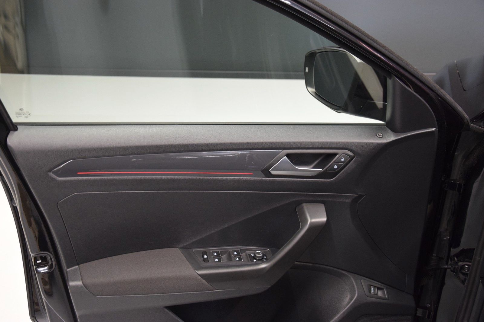 Fahrzeugabbildung Volkswagen T-Roc Sport NAVI LED