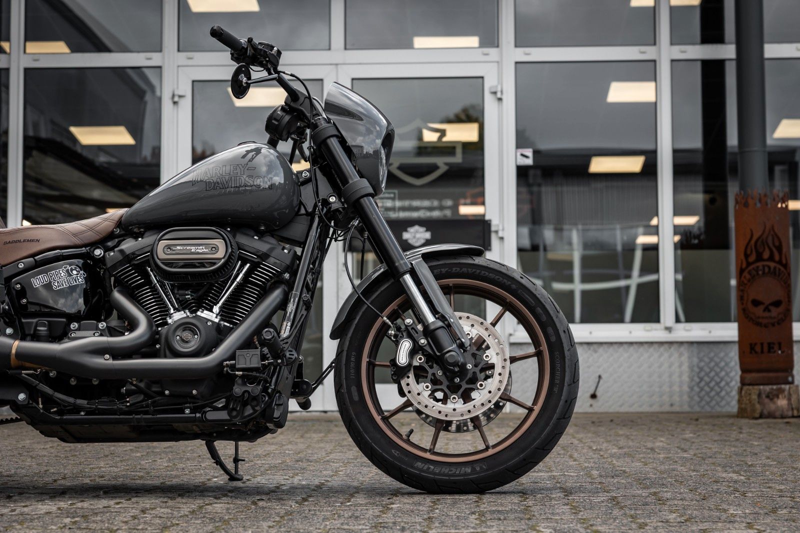 Fahrzeugabbildung Harley-Davidson FXLRS LOW RIDER S 117 CUI - JEKILL&HYDE -