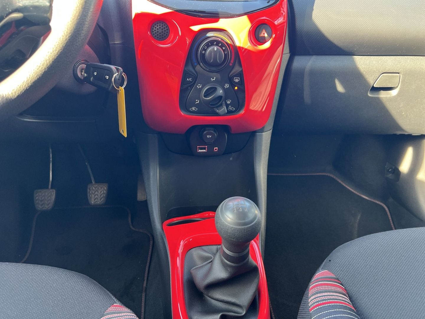 Fahrzeugabbildung Citroën C1 VTi 68 Airscape Feel Faltdach Notbremsass.