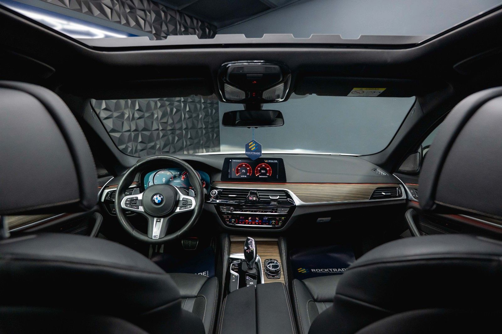 Fahrzeugabbildung BMW M550 i xDrive M-Performance Shadow *ACC*LED*360*