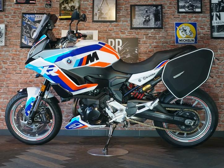 BMW F 900 XR 4 Pakete, Akrapovic´, Taschen