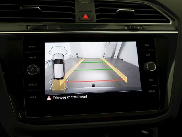 Tiguan R-LINE TDI DSG+AHK+MATRIX LED+NAVI+RÜCKFA
