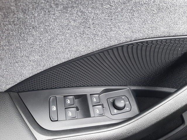 Fahrzeugabbildung Skoda Octavia Combi Selection 2.0TDI DSG Pano Leder