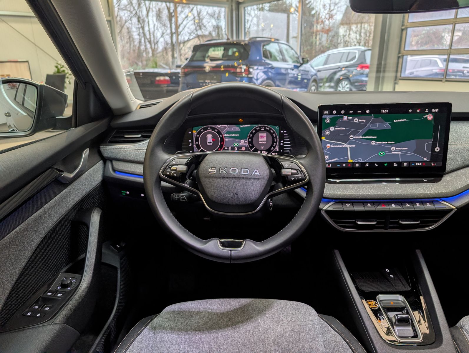 Fahrzeugabbildung SKODA Octavia 1.5 TSI mHEV DSG ACC Style-Paket AHK 17"