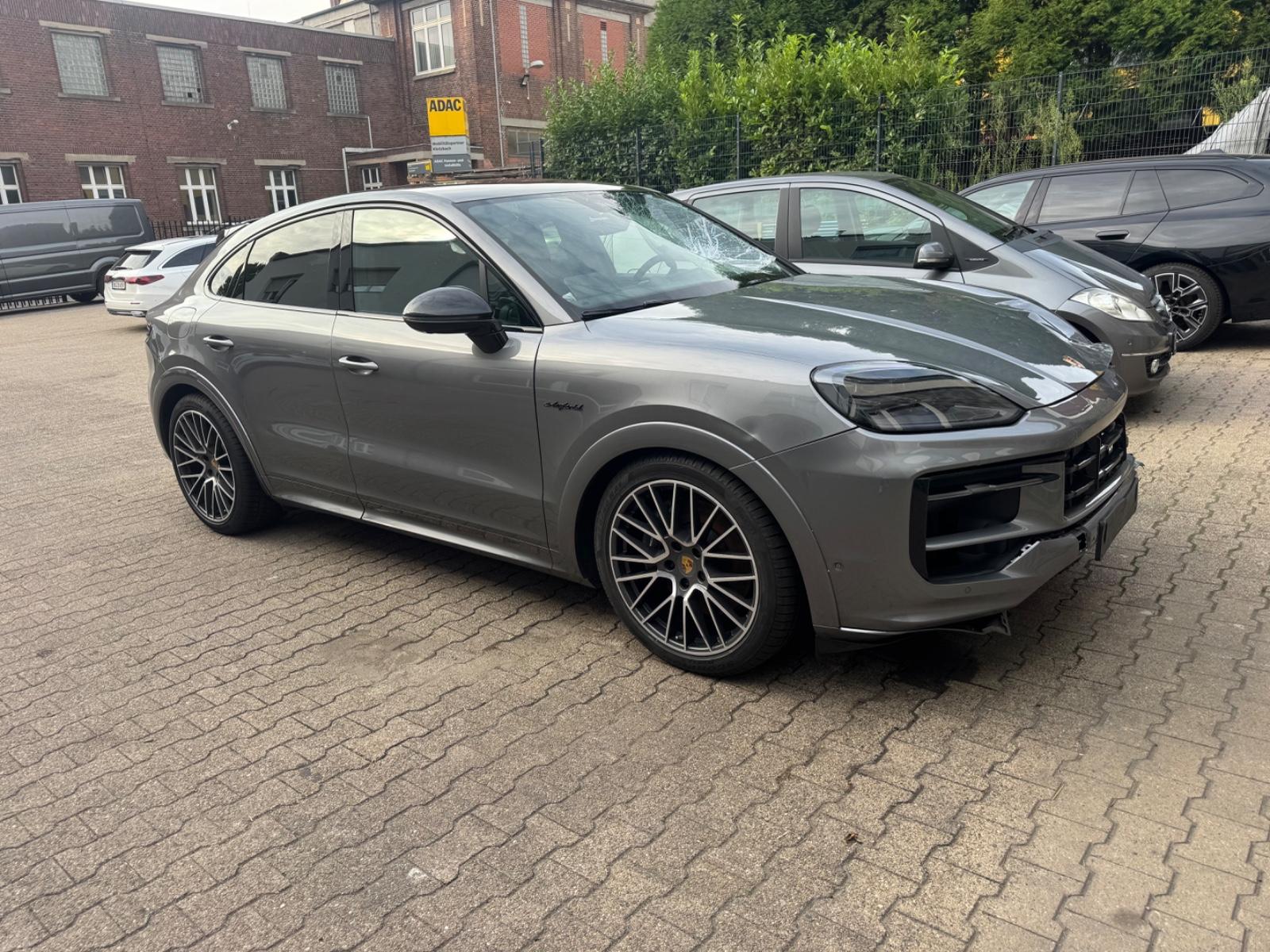 Porsche Cayenne Coupe E-Hybrid Black Edition Sport Desig