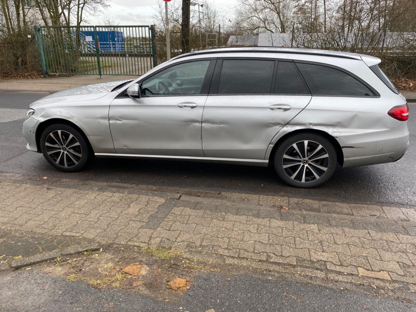 Mercedes-Benz E 220 E T-Modell E 220 d