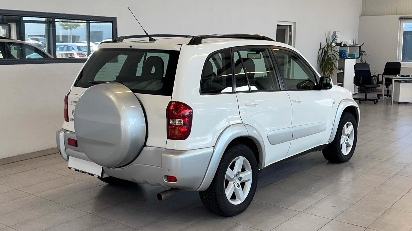 Toyota RAV4 2.0 VVT-i 150 ch • 4x4 • Toit Ouvrant • 1ère Main