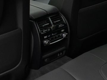 Fahrzeugabbildung BMW 520d M Sport Kamera DAB HiFi M Sportfahrwerk LED