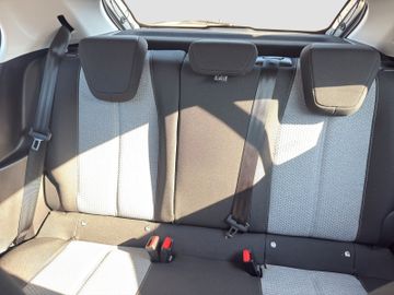 Fotografie des Opel Corsa F Kamera LED Sitzheizung Allwetterreifen