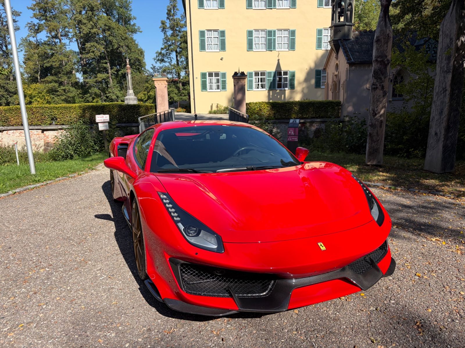 FERRARI 488 Pista 2