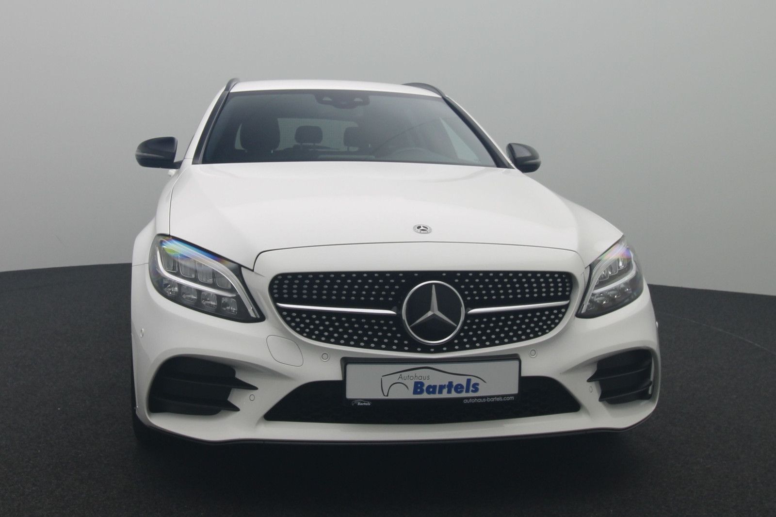 Fahrzeugabbildung Mercedes-Benz C 220d T-Modell 4Matic AMG-Line Night-Paket