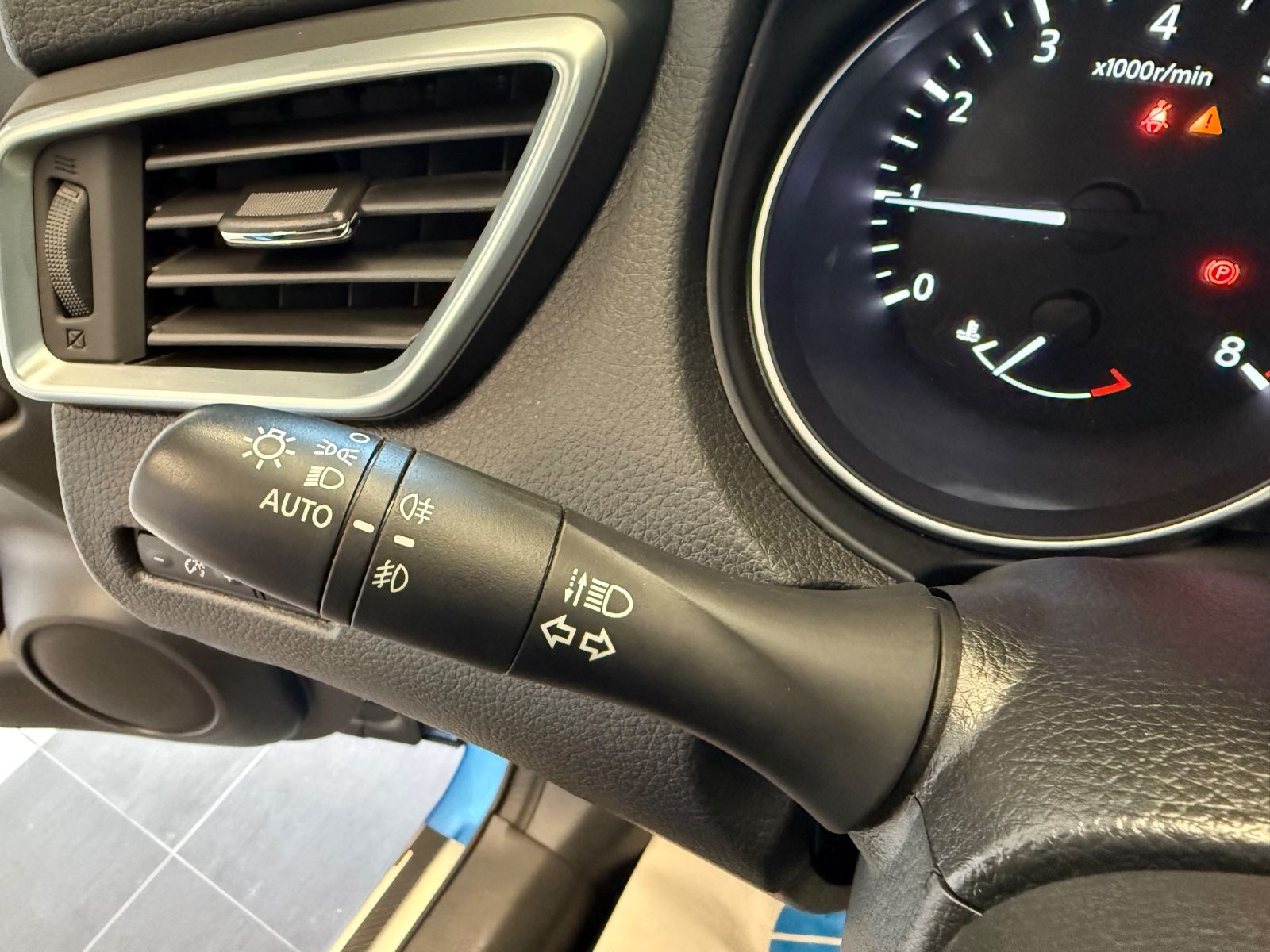 Fahrzeugabbildung Nissan Qashqai N-Connecta, 360° Kamera, Navi, Winterpa.
