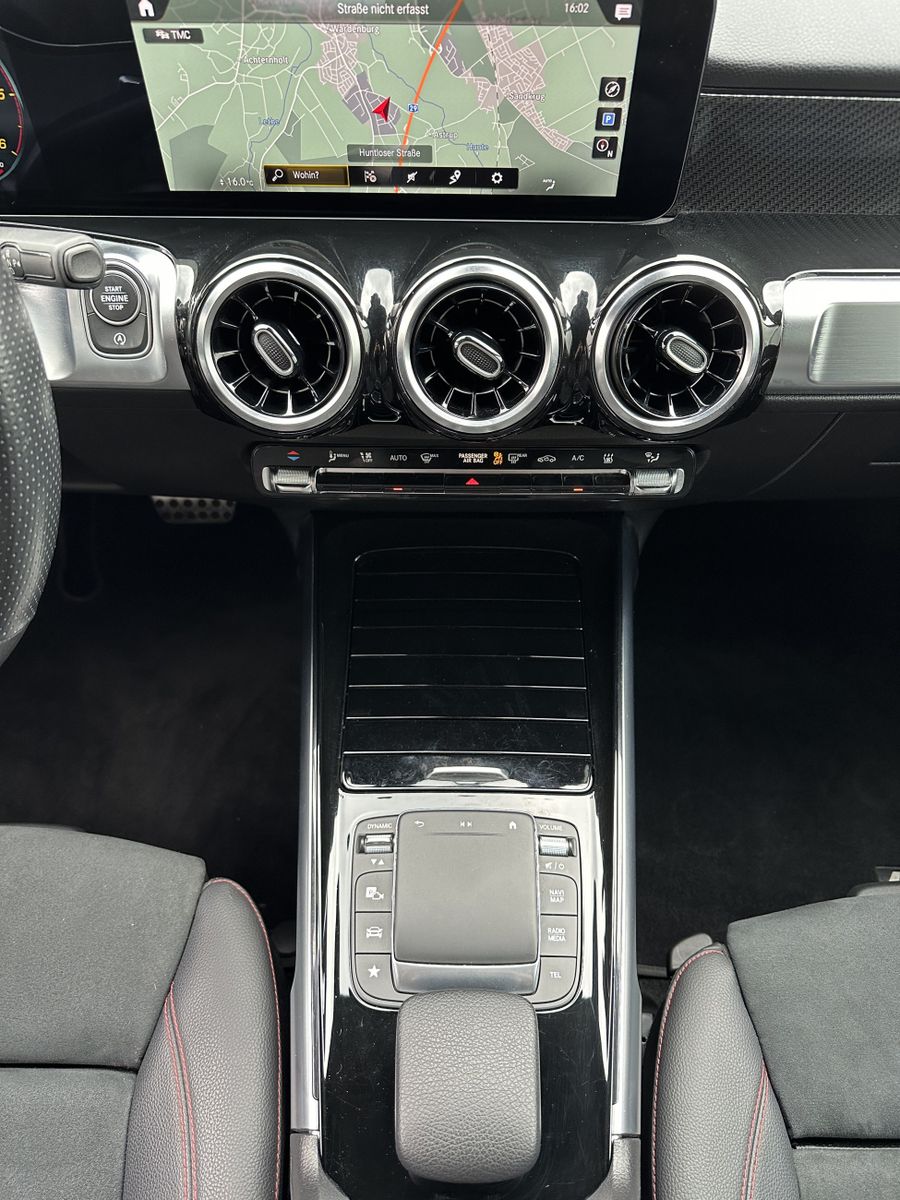 Fahrzeugabbildung Mercedes-Benz GLB 200d AMG-Line NAV+LED+AHK+KAM+WIDE+19ZO+1HD