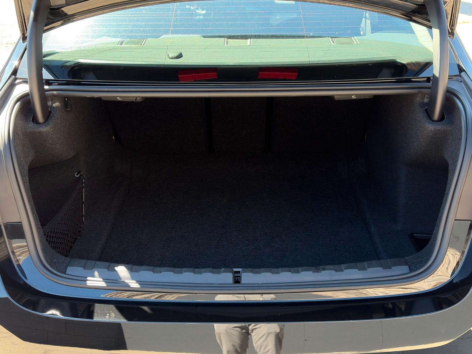 Fahrzeugabbildung BMW 318i Limo Autom. SHZ LED LKA TEMP CarPlay Navi