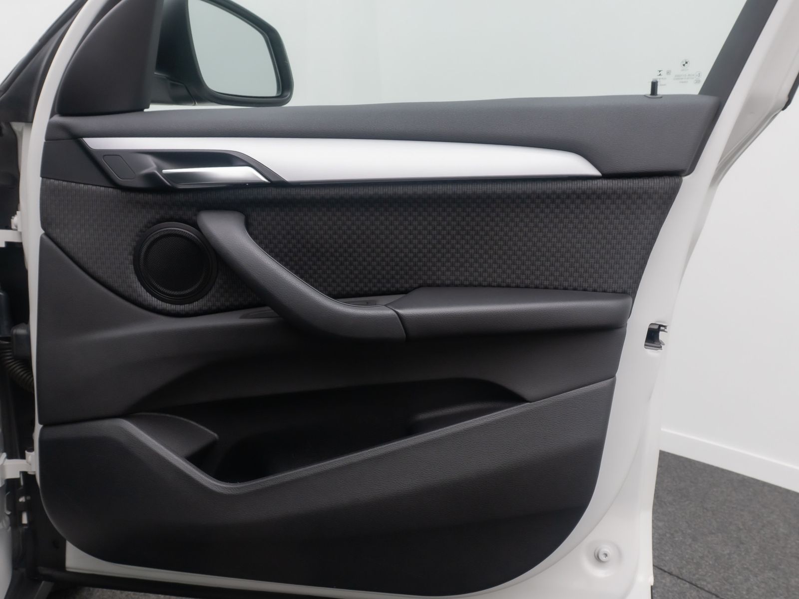 Fahrzeugabbildung BMW X1 xD25e GeschwindigReg ParkAss DAB Komfort NAVI