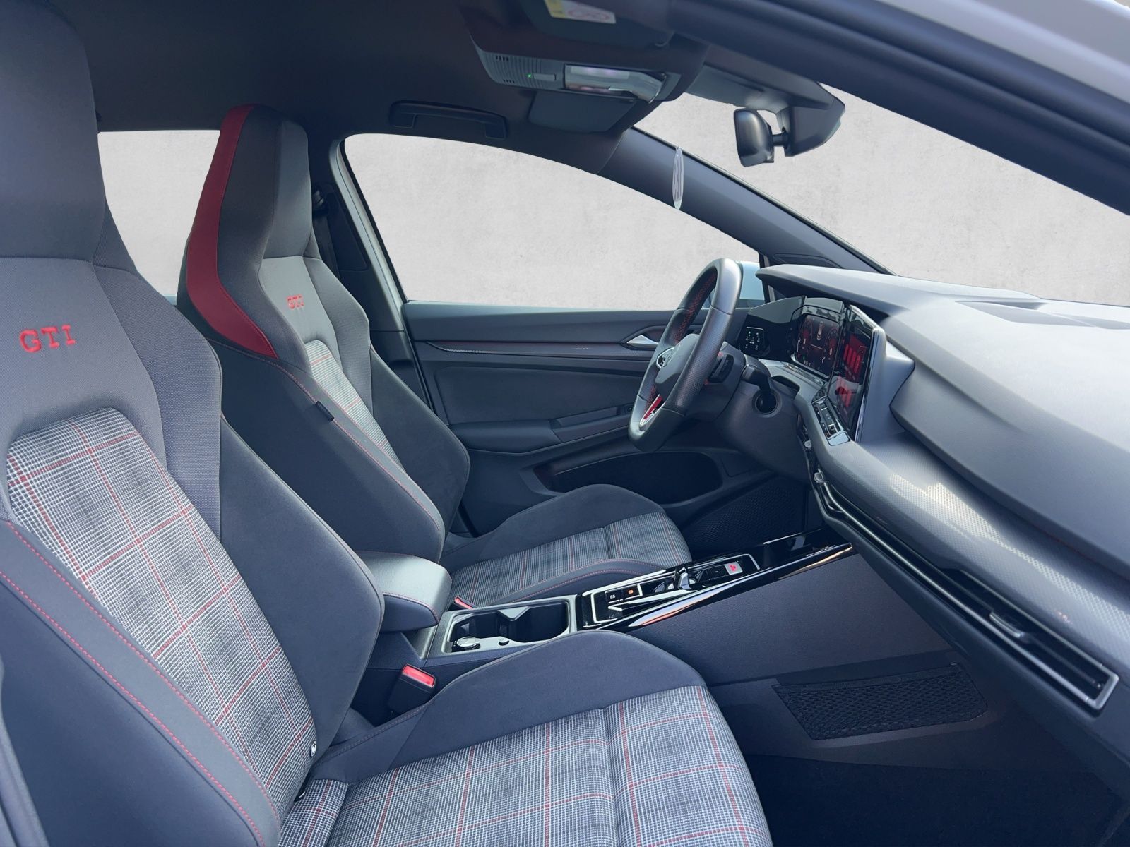 Golf VIII GTI 2.0 TSI DSG LED*CarPlay*Klima