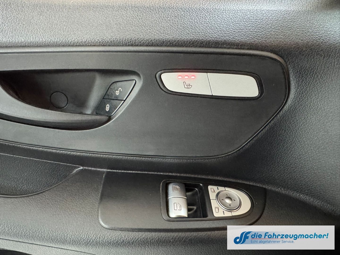 Fahrzeugabbildung Mercedes-Benz Vito Kasten 114 CDI FWD lang AHK Navi DAB SHZ R