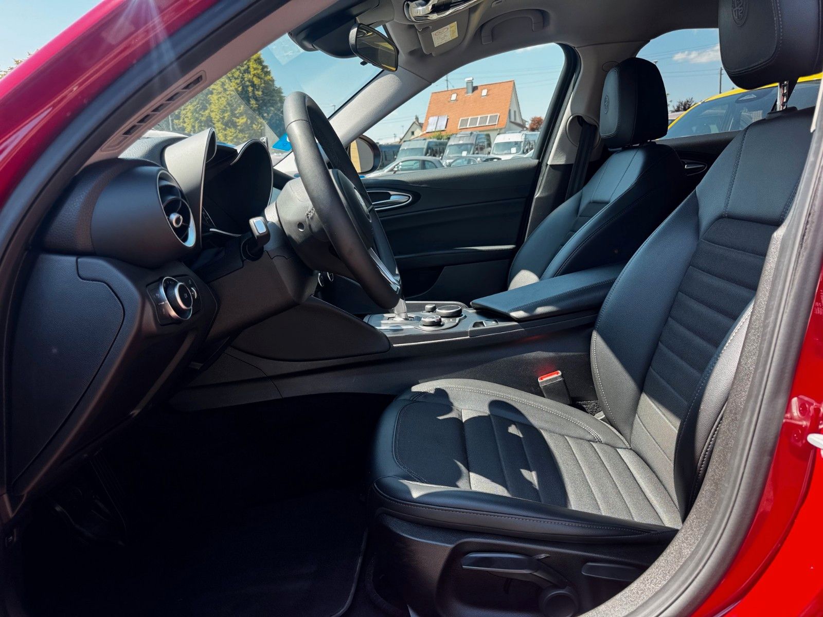Fahrzeugabbildung Alfa Romeo Giulia 2.0 Super 200PS Automatik Navigation Klim