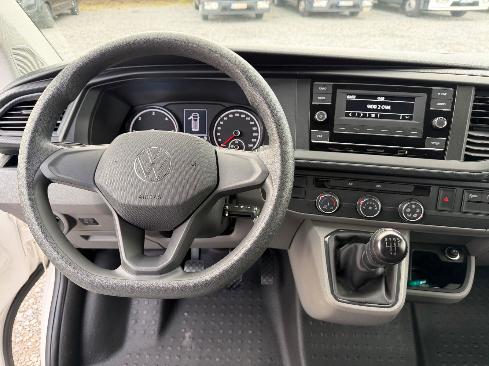 Fahrzeugabbildung Volkswagen T6.1  Transporter Komfort Paket