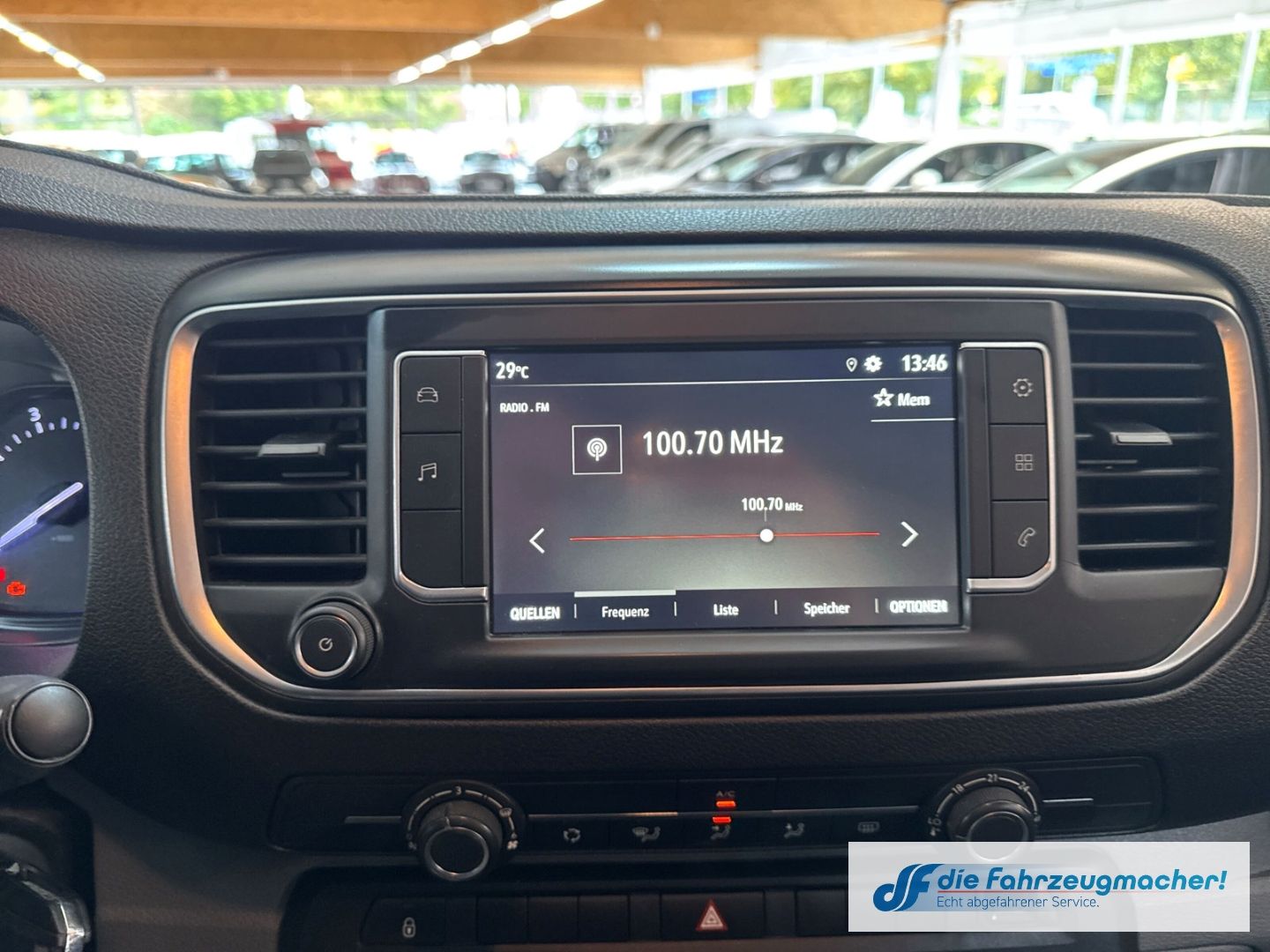 Fahrzeugabbildung Opel Vivaro Kombi L 1.5 D EU6d Apple CarPlay Android