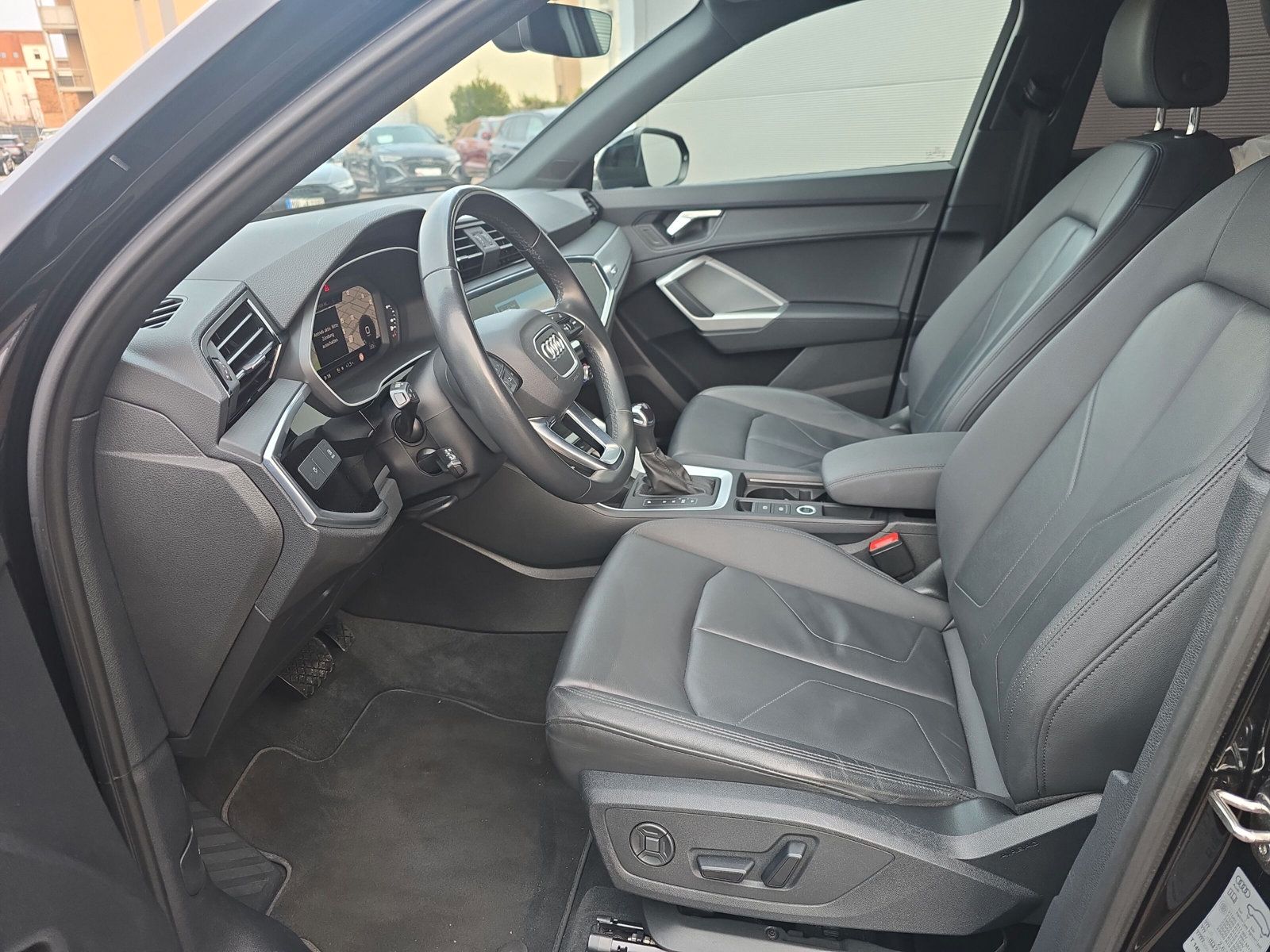 Fahrzeugabbildung Audi Q3 35 TDI advanced LED LEDER KAMERA NAVI