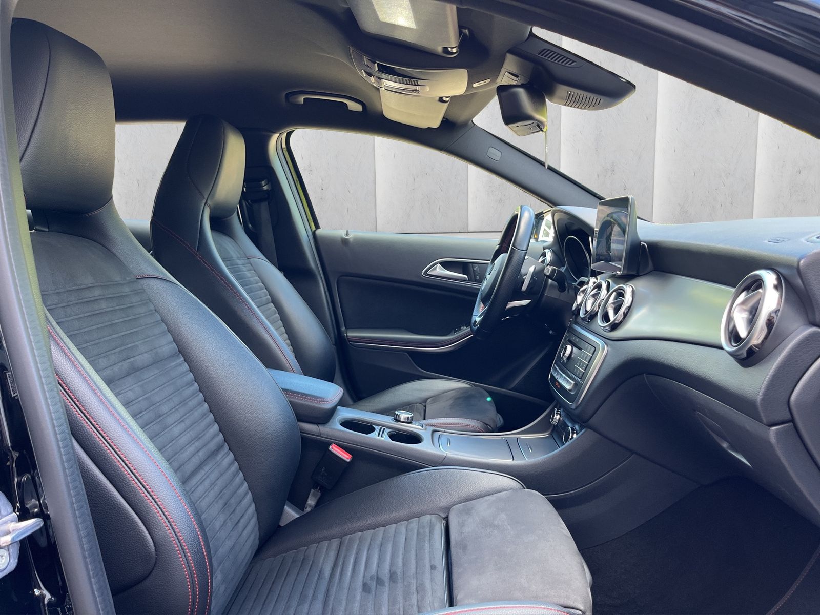 Fahrzeugabbildung Mercedes-Benz GLA 200*Automatik*AMG Line*LED*SHZ*Kam*PDC*NAVI*