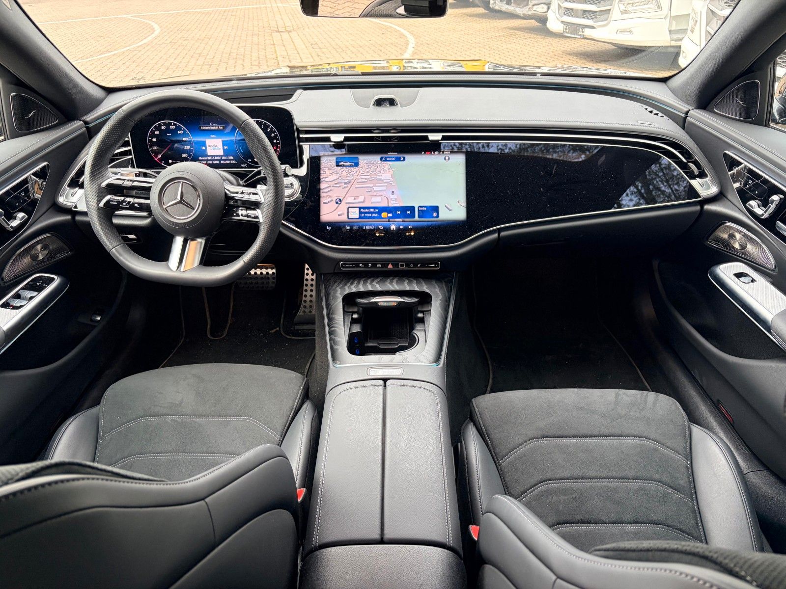 Fahrzeugabbildung Mercedes-Benz Limousine E 300 de 4Matic Edition AMG