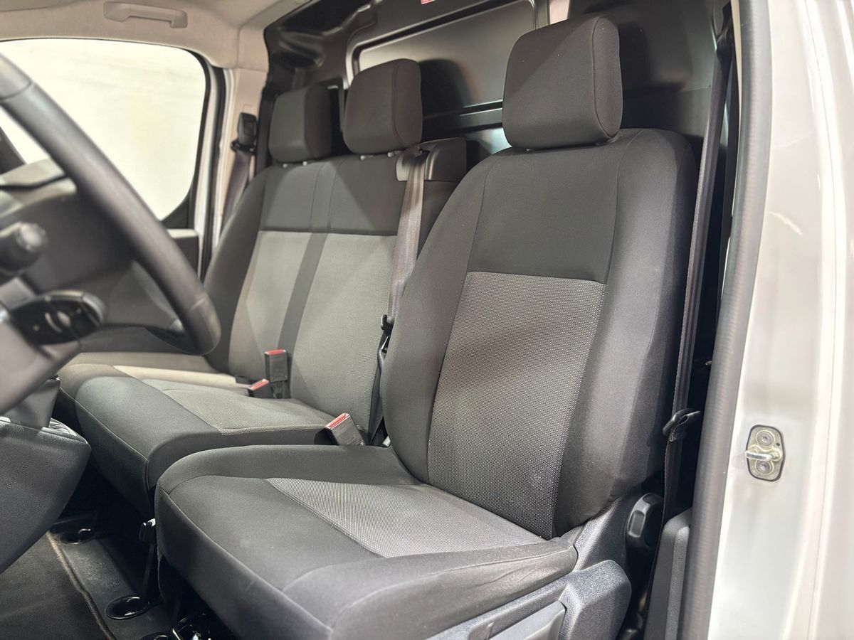 Fahrzeugabbildung Opel Vivaro Edition 2.0 XL L3 Kasten #Klima#Tempomat