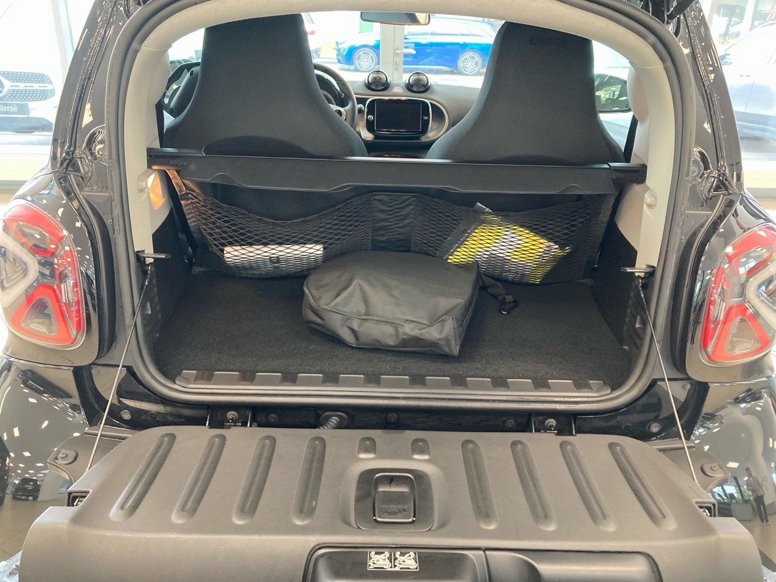 Fahrzeugabbildung Smart smart EQ fortwo Exclusive*Pano*LED*Kamera*22kW*