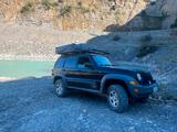 Jeep Cherokee KJ 3.7 4x4 Offroad Camper mit Dach - gebrauchte Jeep Cherokee aus dem Jahr 2005