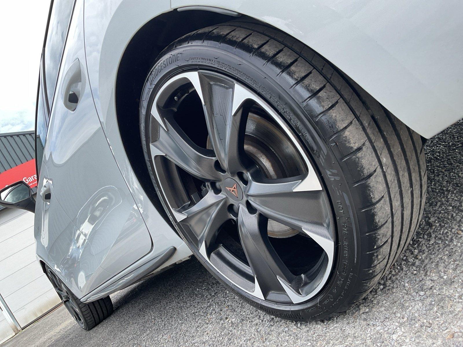 Cupra Leon Sportstourer VZ 2.0 TSI 4Drive SHZ LED NAVI