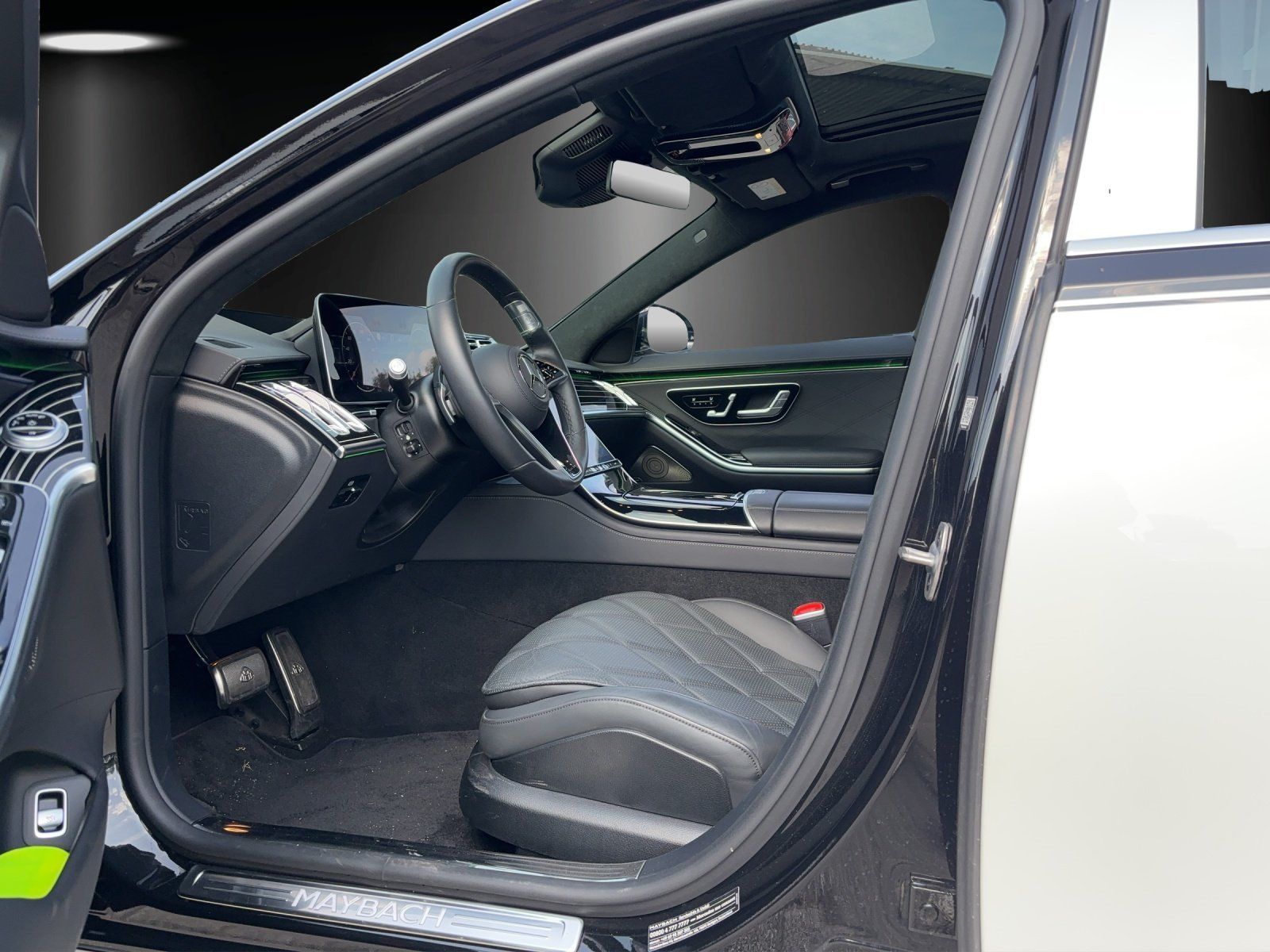 Fahrzeugabbildung Mercedes-Benz S580 Maybach TwoTone FirsClass FondTV DRIVEPILOT
