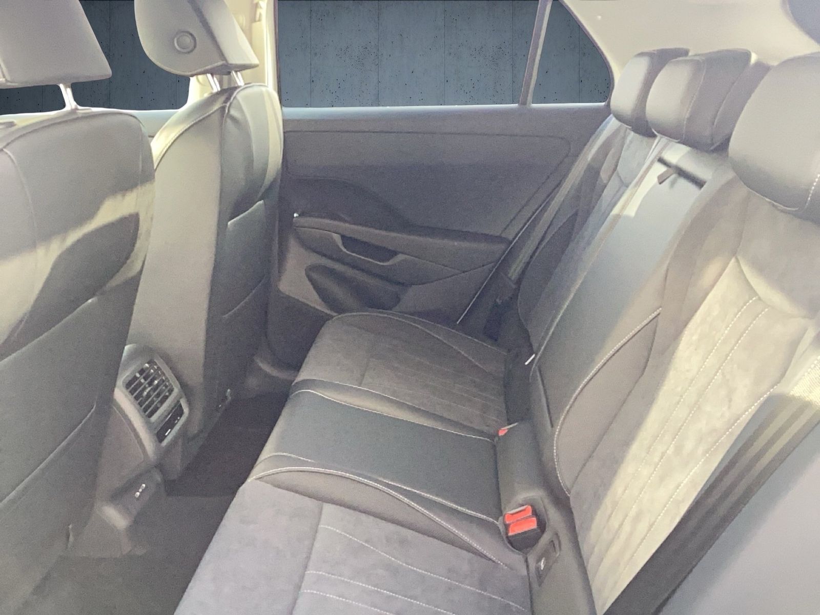 Volkswagen T-Roc - Bild 12