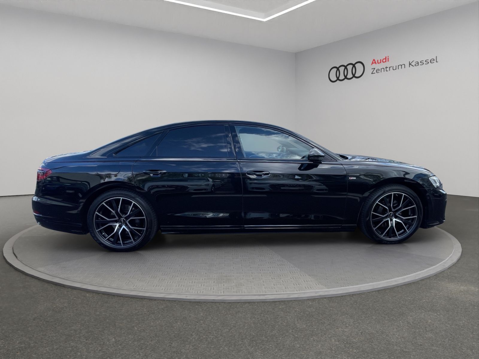 Audi A8 - Bild 8