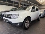 Dacia Duster I Laureate 4x2*Klima*Steuerkette Neu* - Dacia Duster Laureate mit Benzin-Antrieb