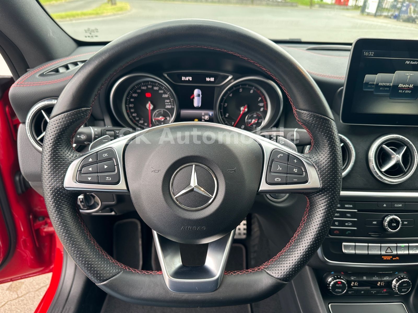 Fahrzeugabbildung Mercedes-Benz CLA 200 Shooting Brake AMG-Line/Night-Paket/LED